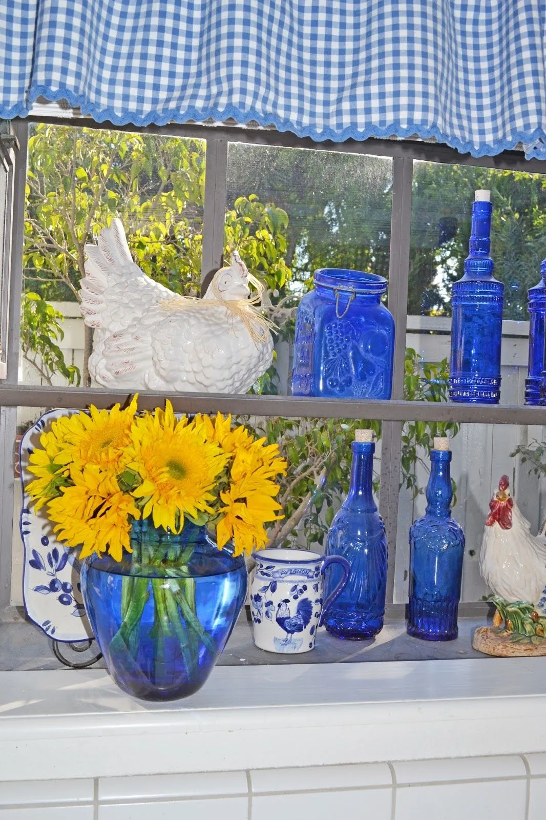 12631 blue yellow kitchen backsplash