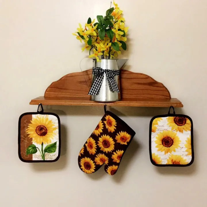 /img/12672-cleaning-sunflower-decor.webp