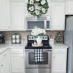 /img/12723-black-and-white-kitchen-7.webp