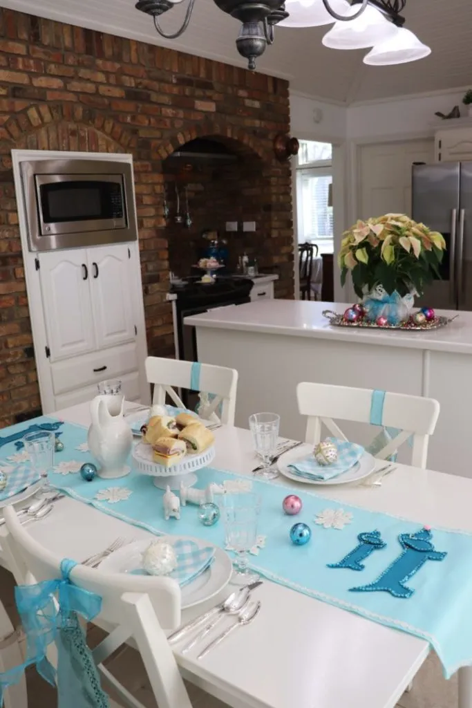 12729 christmas kitchen decor 1