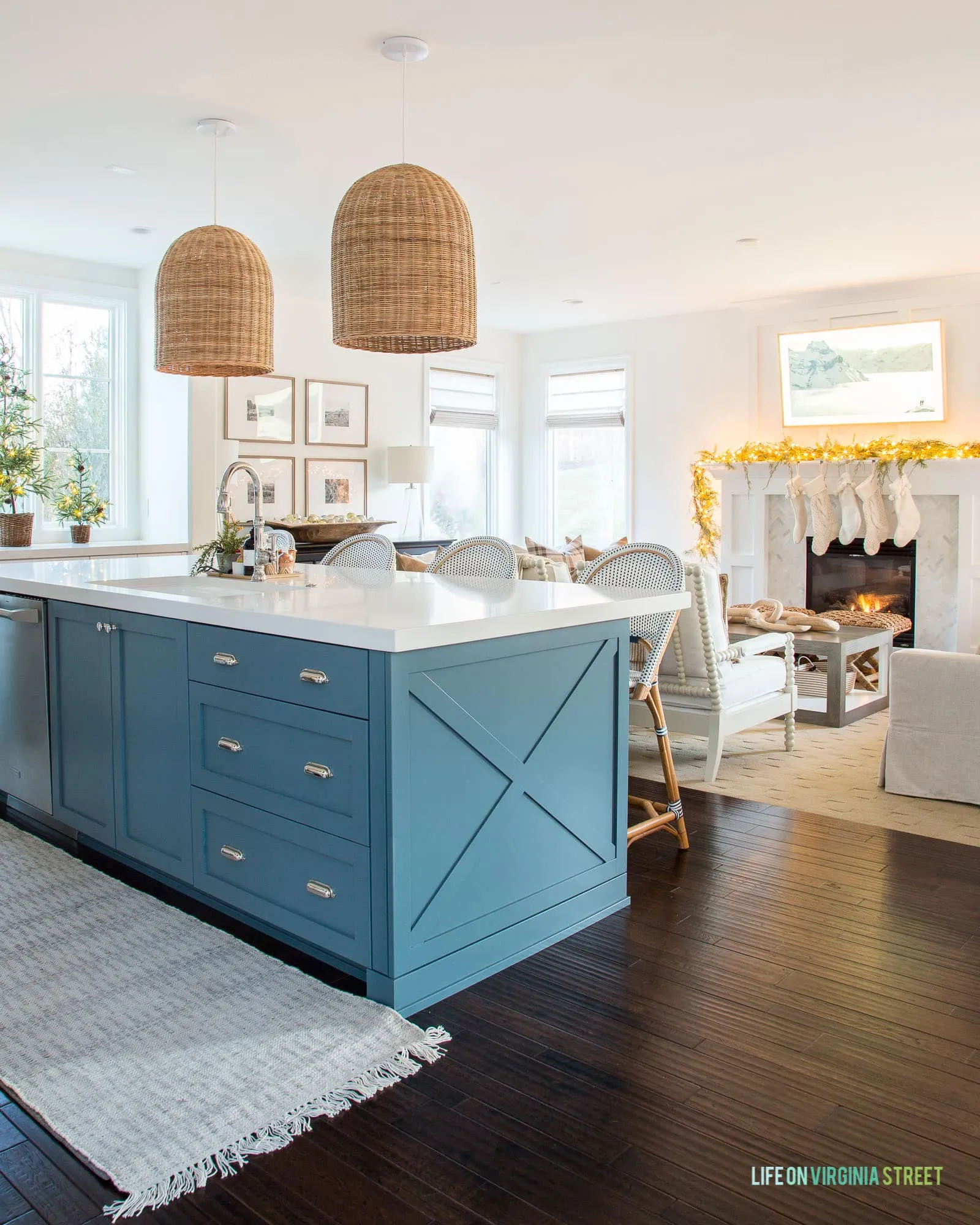 12729 christmas kitchen decor 5