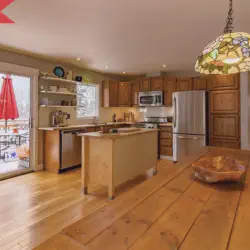 /img/12738-farmhouse-kitchen-inspiration.webp