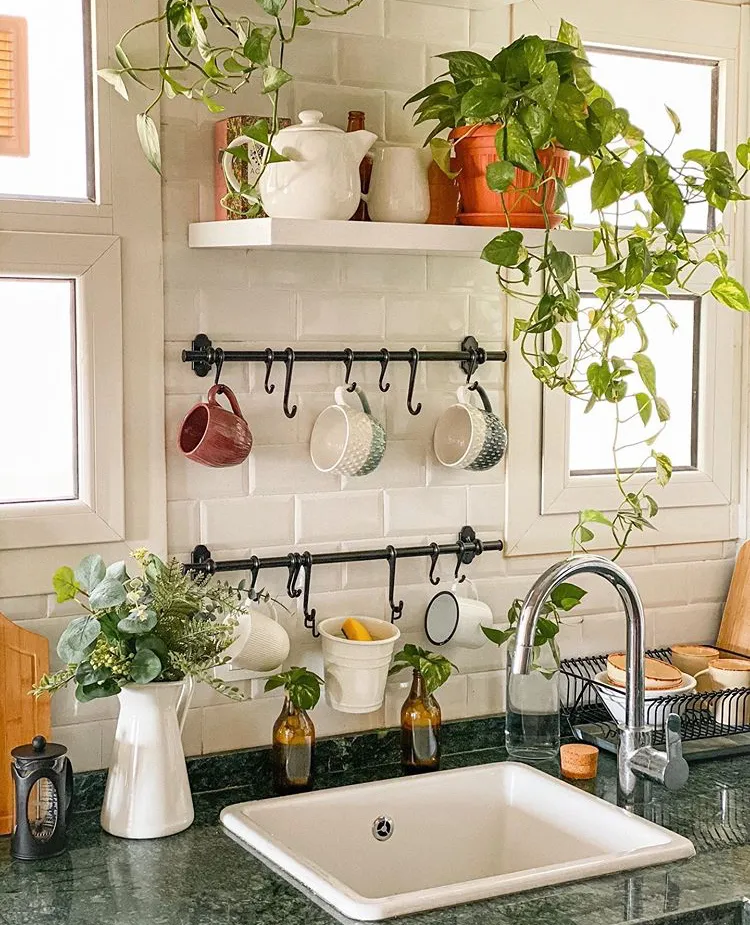 /img/12751-organized-kitchen-countertops.webp