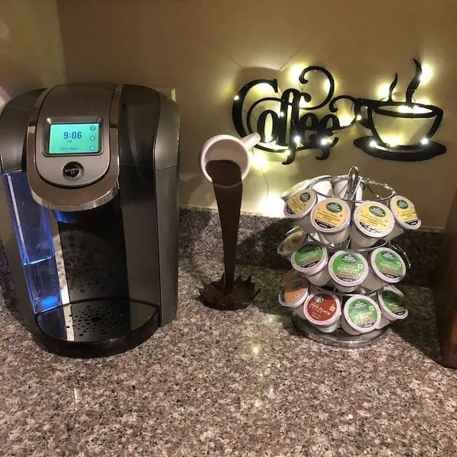 12753 floating coffee cup kitchen decor 1
