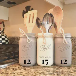 /img/12773-painted-mason-jars.webp
