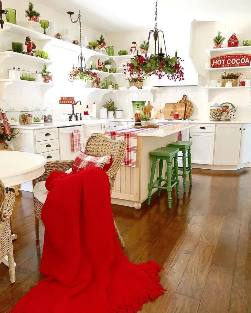 /img/12803-rustic-red-kitchen-artwork.webp