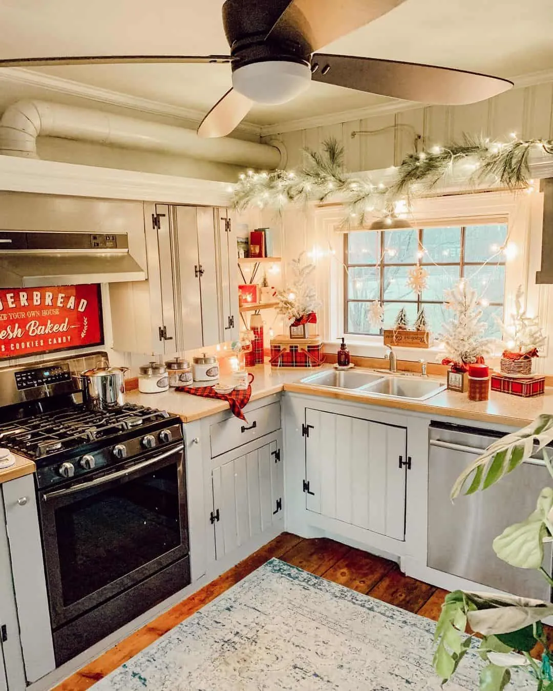 12803 rustic red kitchen personal touches