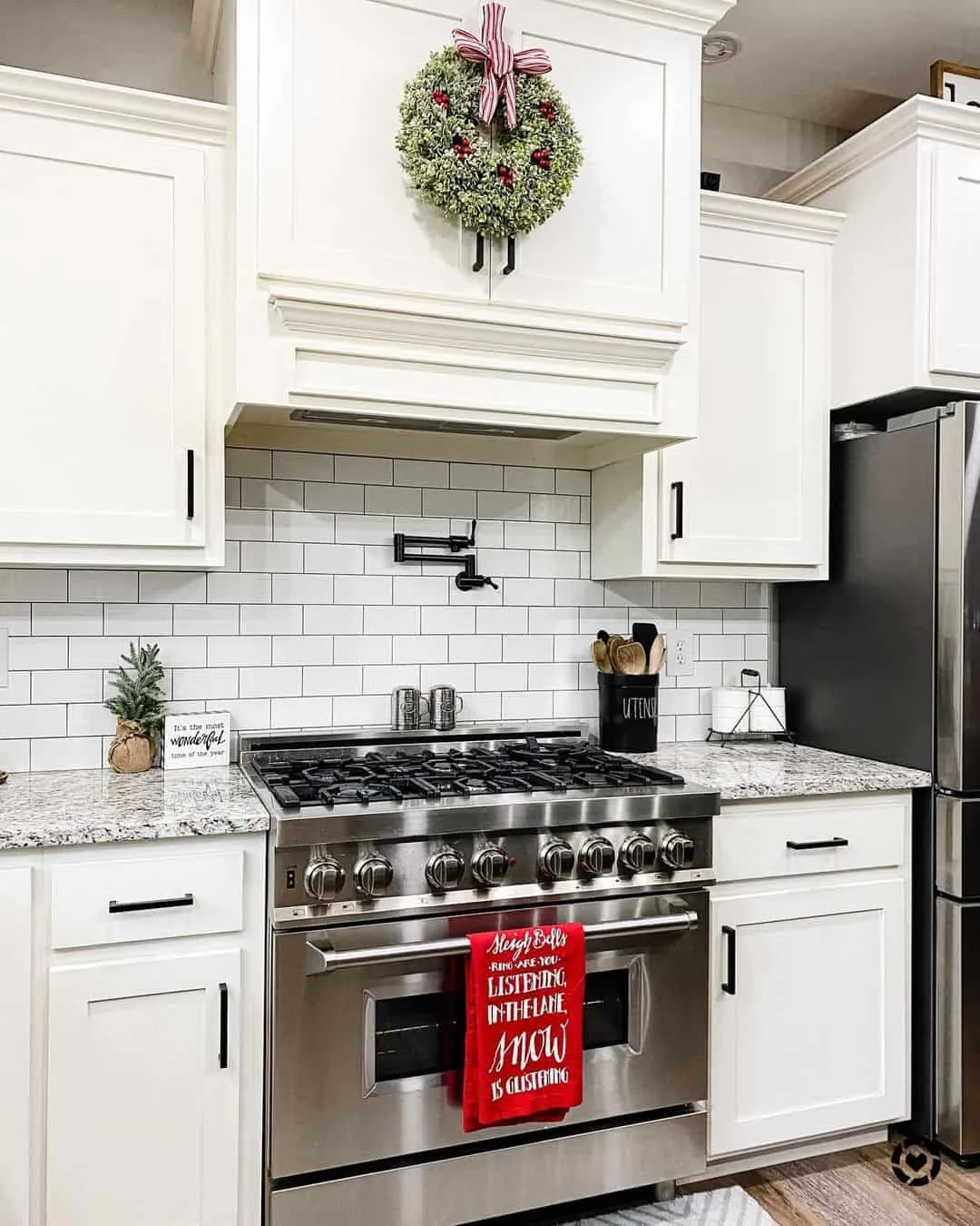 12803 rustic red kitchen stone features