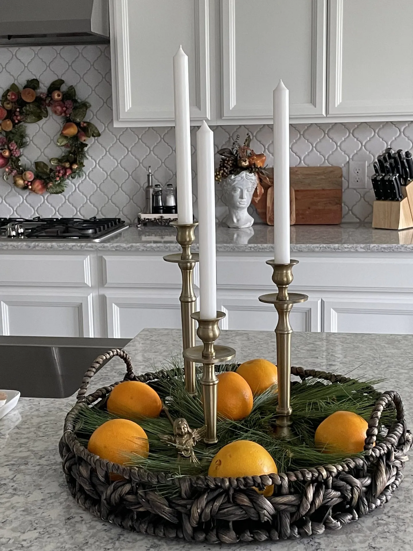 /img/12848-festive-kitchen.webp