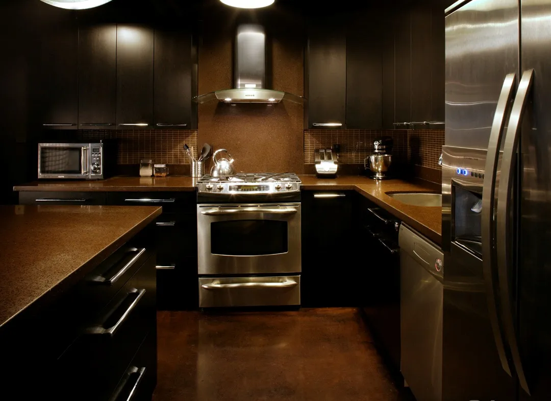 /img/12887-clean-stainless-steel-appliances.webp
